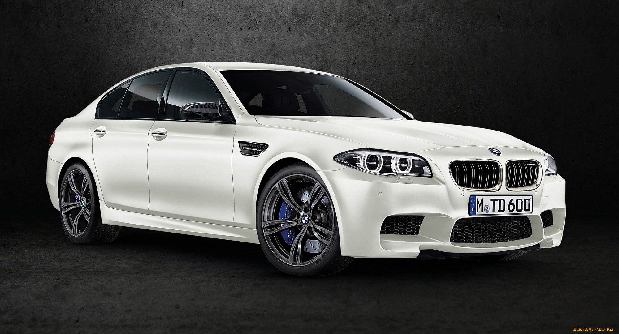 Белая 05. БМВ м5 f10 белая. BMW m5 f10 белая. BMW m5 f10 Performance белая. BMW 5 f10 белая.